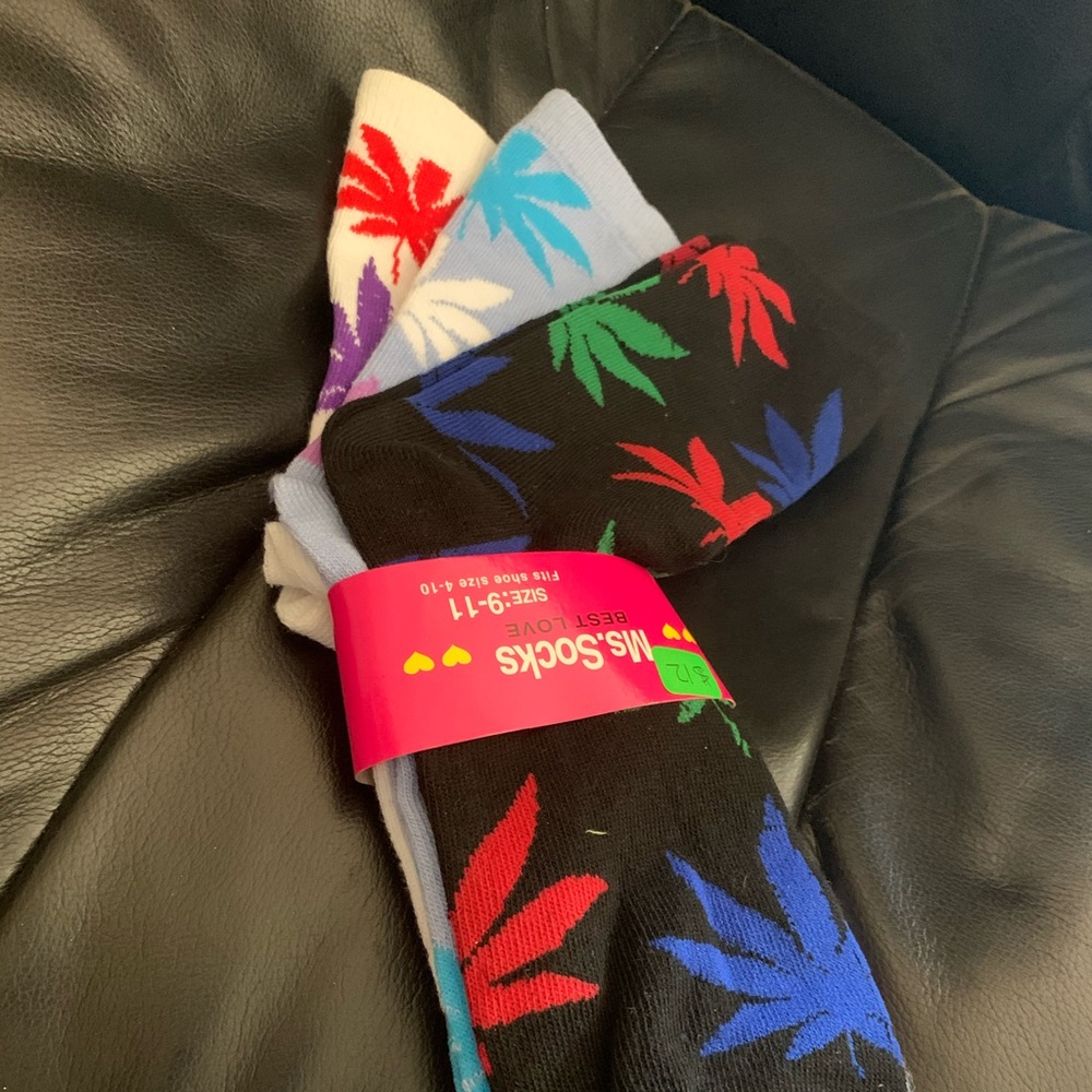 Weed design socks